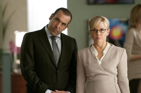 is louis litt pregnant.